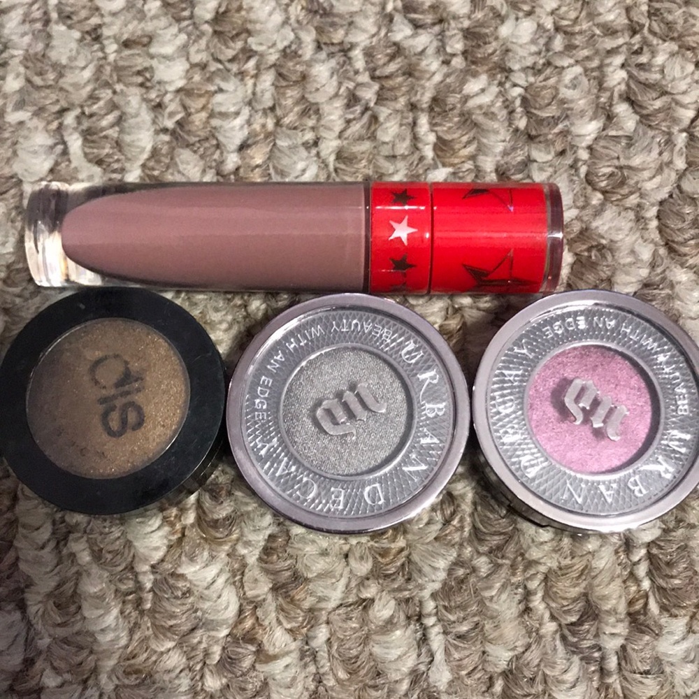 Makeup bundle